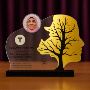 Doctor memento shaped like a head silhouette with a golden tree design, personalized with photo, name, and message on a black base.